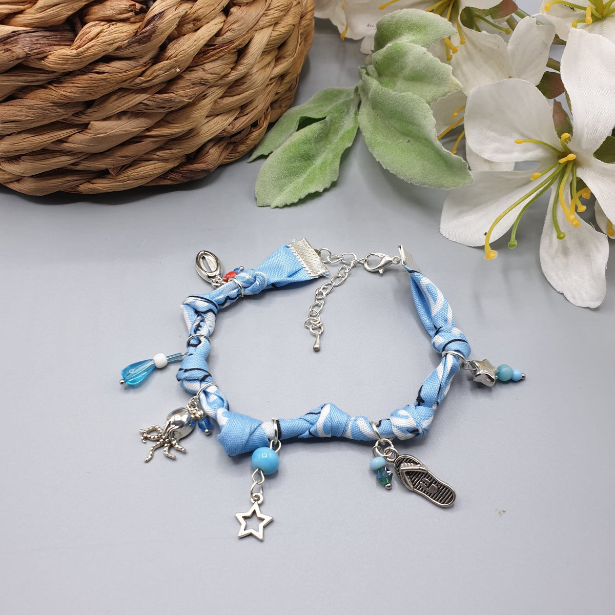 Bracciale bandana celeste 7 nodi con charms- Pezzo unico