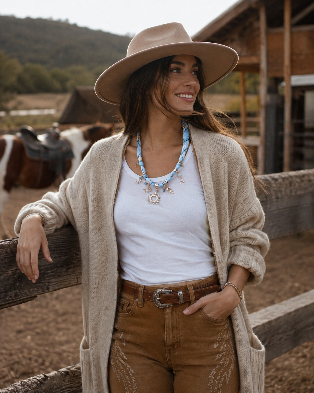 Collana Bandana celeste con Charms – Pezzo Unico