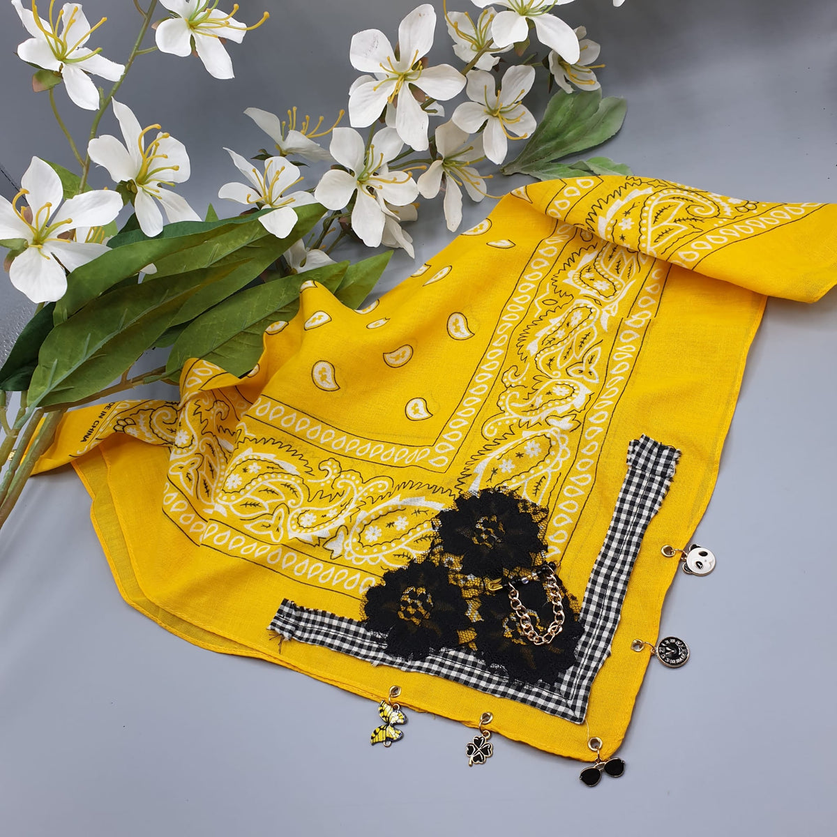 Bandana gioiello gialla 5 charms- Pezzo unico