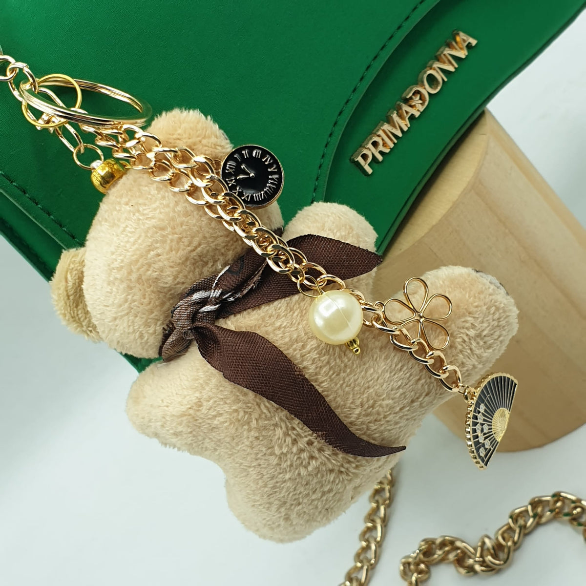 Charm borsa orsetto con bandana marrone - pezzo unico