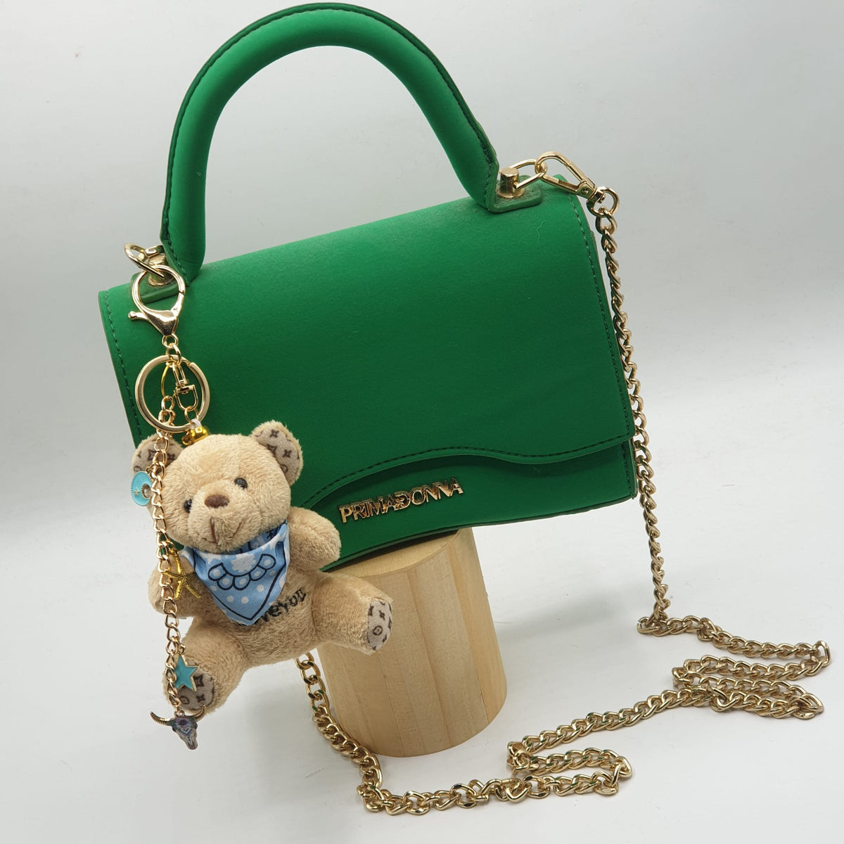 Charm borsa orsetto con bandana celeste - pezzo unico
