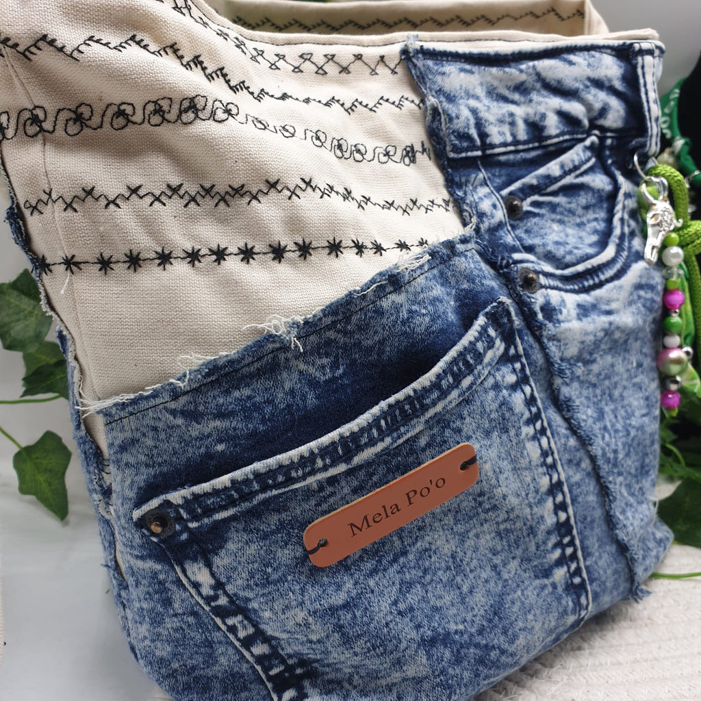 Borsa denim riciclato e tessuto canvas ricamato-Mela Po'o- pezzo unico