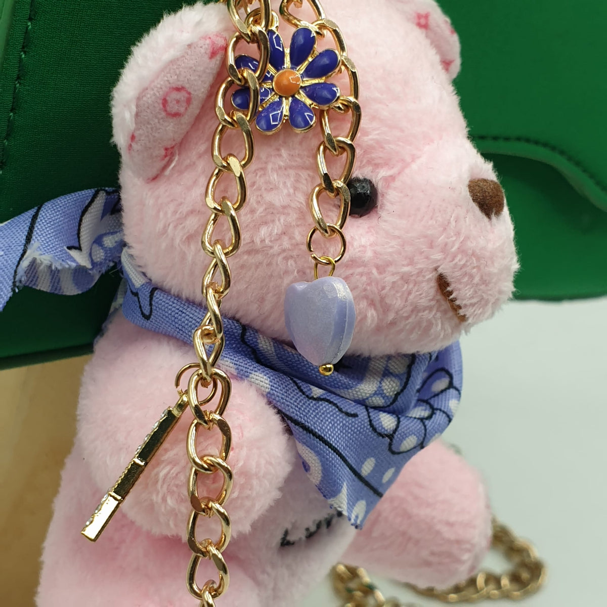 Charm borsa orsetto con bandana glicine-pezzo unico