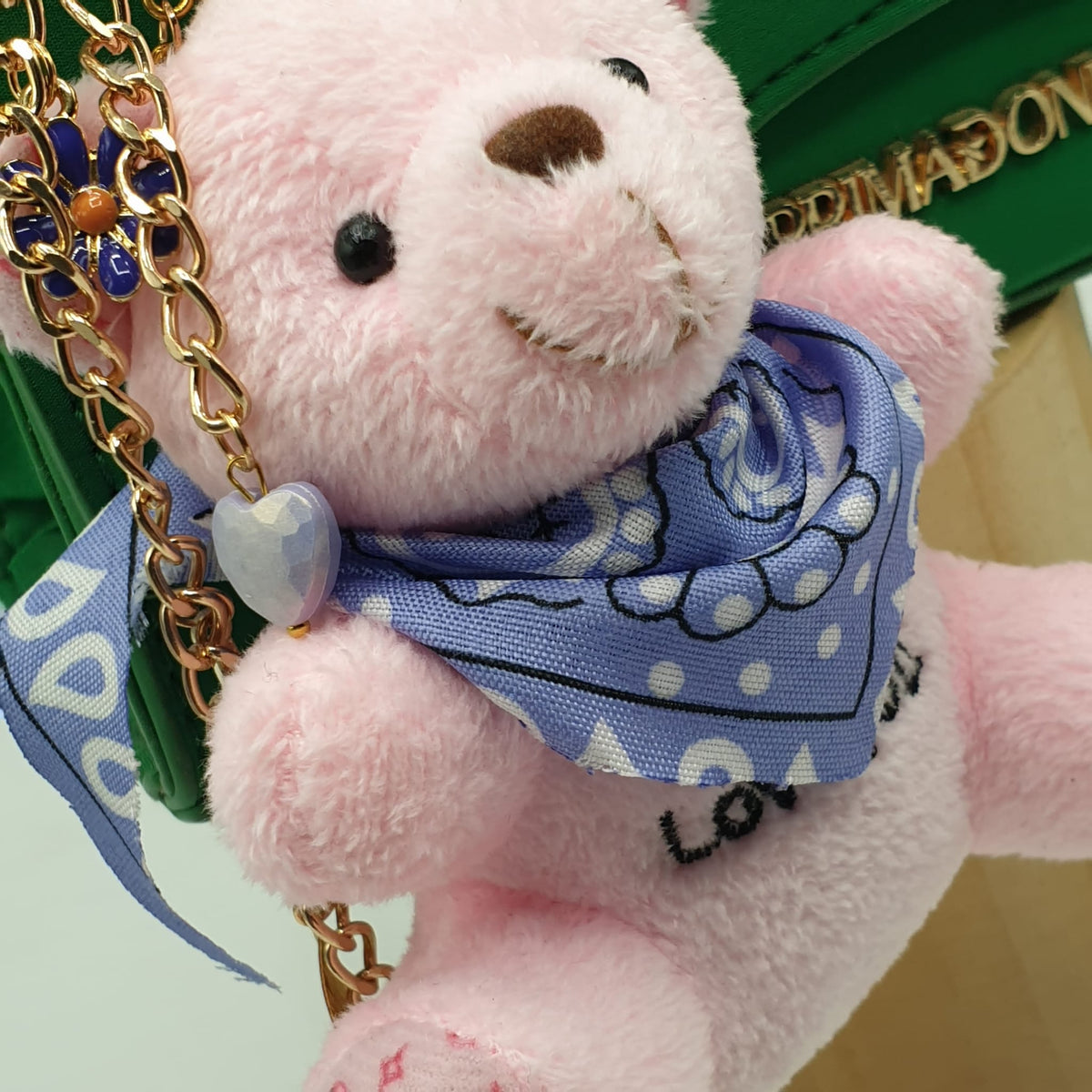 Charm borsa orsetto con bandana glicine-pezzo unico
