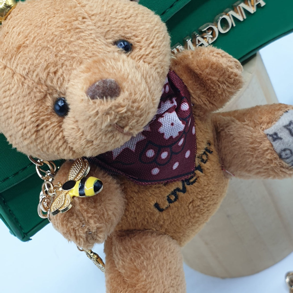 Charm borsa orsetto con bandana bordeaux - pezzo unico