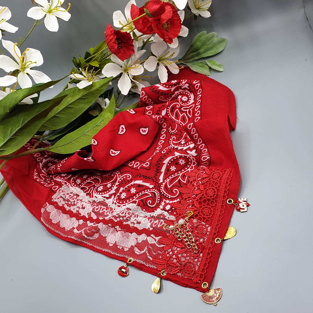 Bandana gioiello rossa 5 charms- Pezzo unico