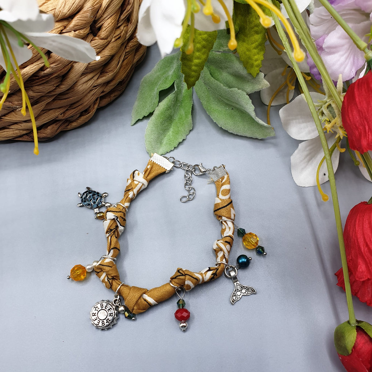 Bracciale bandana nocciola 7 nodi con charms- Pezzo unico