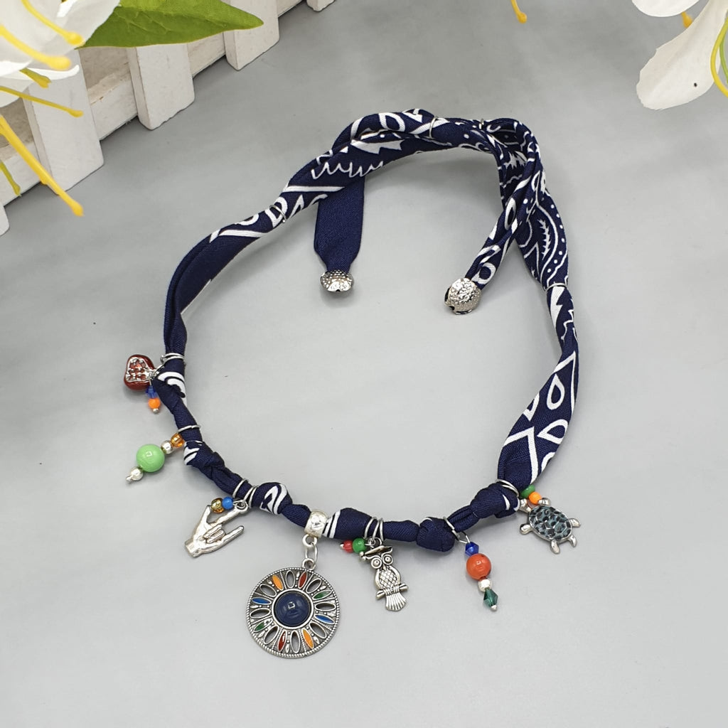 Collana Bandana blu notte con Charms – Pezzo Unico