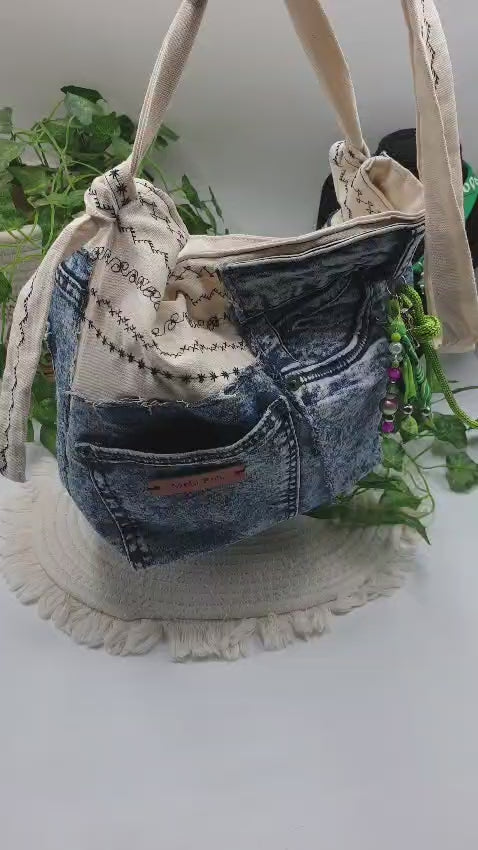 Borsa denim riciclato e tessuto canvas ricamato-Mela Po'o- pezzo unico